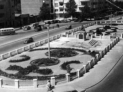 میدان فردوسی در دهه 20 + عکس 