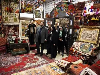 بازار هنر؛ پیونددهنده گردشگران با محصولات صنایع دستی است