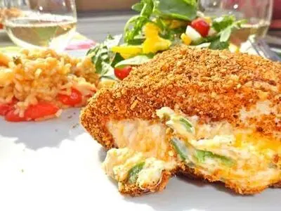 طرز تهیه سینه مرغ شکم پر؛ غذای مخصوص دورهمی‌ها