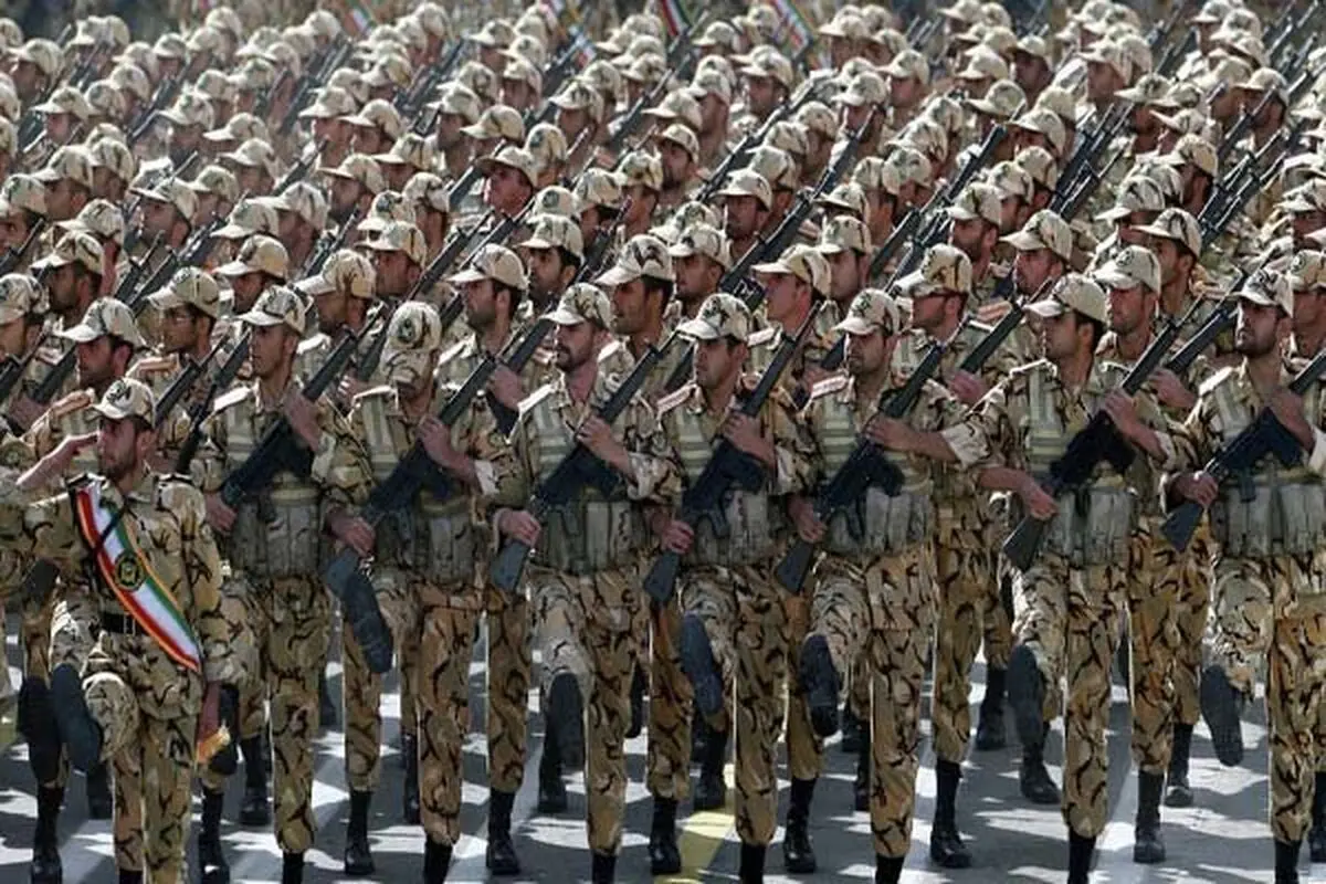 الجیش الایرانی یدین العدوان الثلاثی على سوریا
