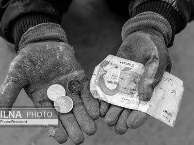 همسان‌سازیِ بازنشستگانِ کارگری روی هواست اما همسان‌سازیِ هیات علمی‌ها انجام می‌شود/ دولت حقوق پردرآمدها را زیاد می‌کند و مجلس آنها را از مالیات معاف/ کم‌درآمدها کفشِ آهنین به پا کنند