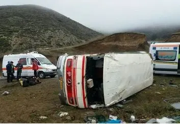 تصادف مینی بوس در زنجان ۱۱ مصدوم برجا گذاشت