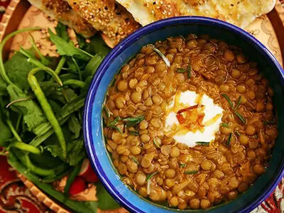 طرز تهیه عدسیِ لعاب‌دار و خوشمزه 