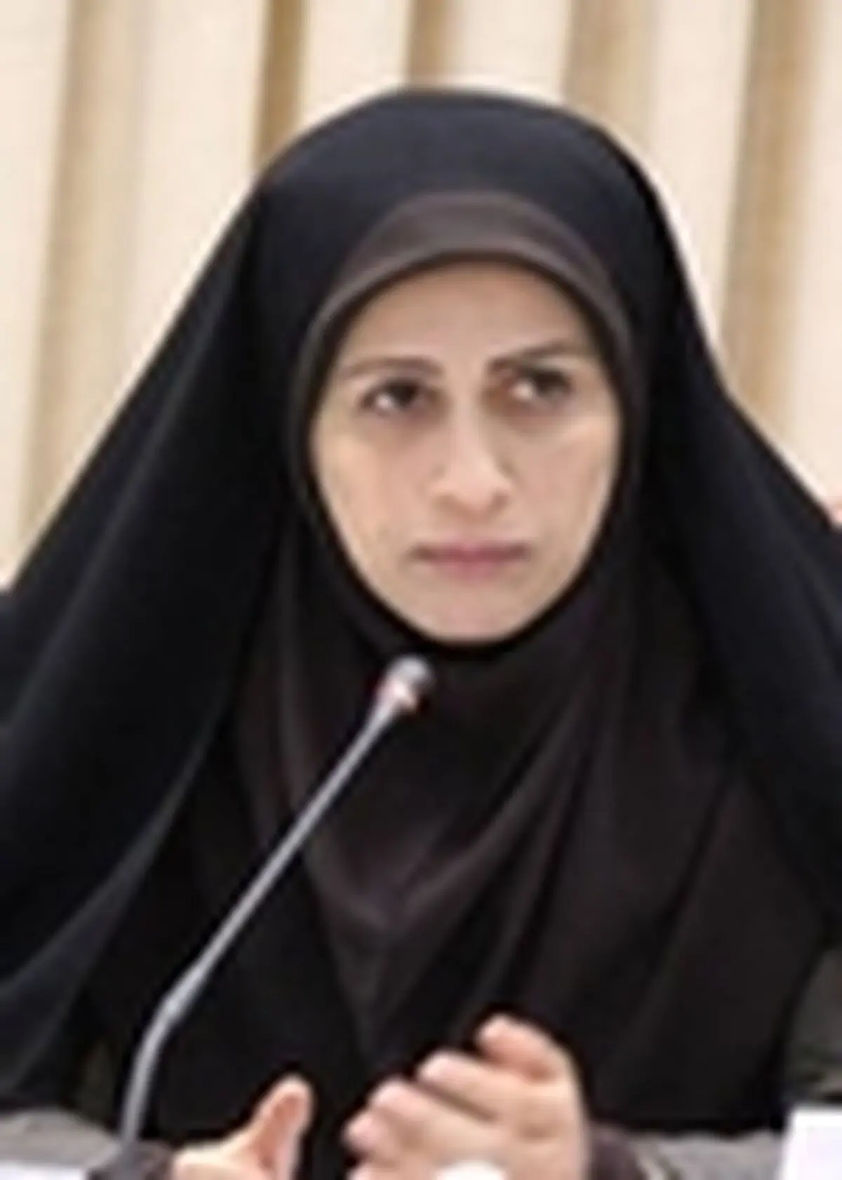 نگاه سنتی نسبت به بانوان باید شکسته شود / از بانوان توانمند در حوزه مدیریتی حمایت می‌کنیم
