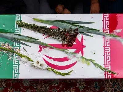 مجروح حمله دشمن به مزرعه صادق‌آباد شهید شد