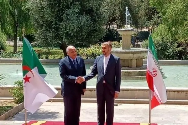 FM: Iran-Algeria ties on right track