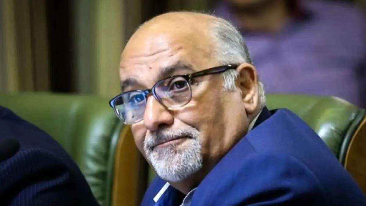 برج طغرل کج نشده است