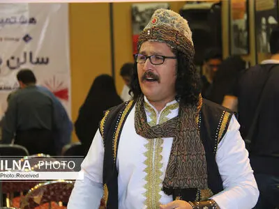پرده‌خوانی و شاهنامه‌خوانی از قهوه‌خانه تا دربار شاه کارکرد داشت/ تاجیک‌ها نسبت به شاهنامه تعصب دینی، مذهبی و ملی دارند و ما فقط بُعد ملی‌اش را می‌بینیم