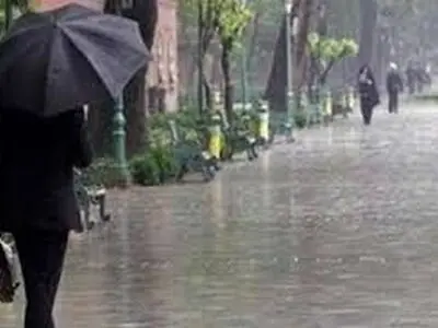 رگبار باران و باد در تهران/ تداوم کاهش دما تا فردا

