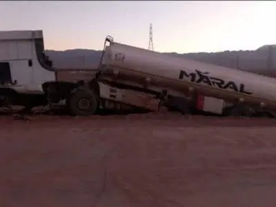 مصدومیت سه راننده تریلی حامل سوخت در دو حادثه جداگانه