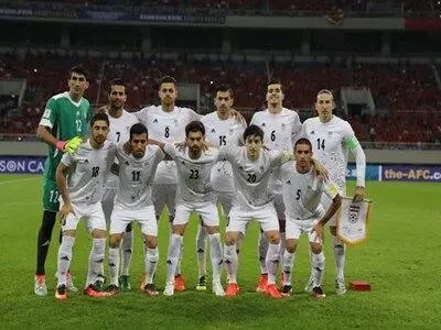 شاگردان کی روش با لباس سفید به مصاف قطر می‌روند