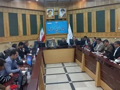 «کوله بری» در مرز "پرویز خان" قانونی شود/ نیازمند تکمیل سایت "بازیافت زباله" شهر اسلام آبادغرب هستیم