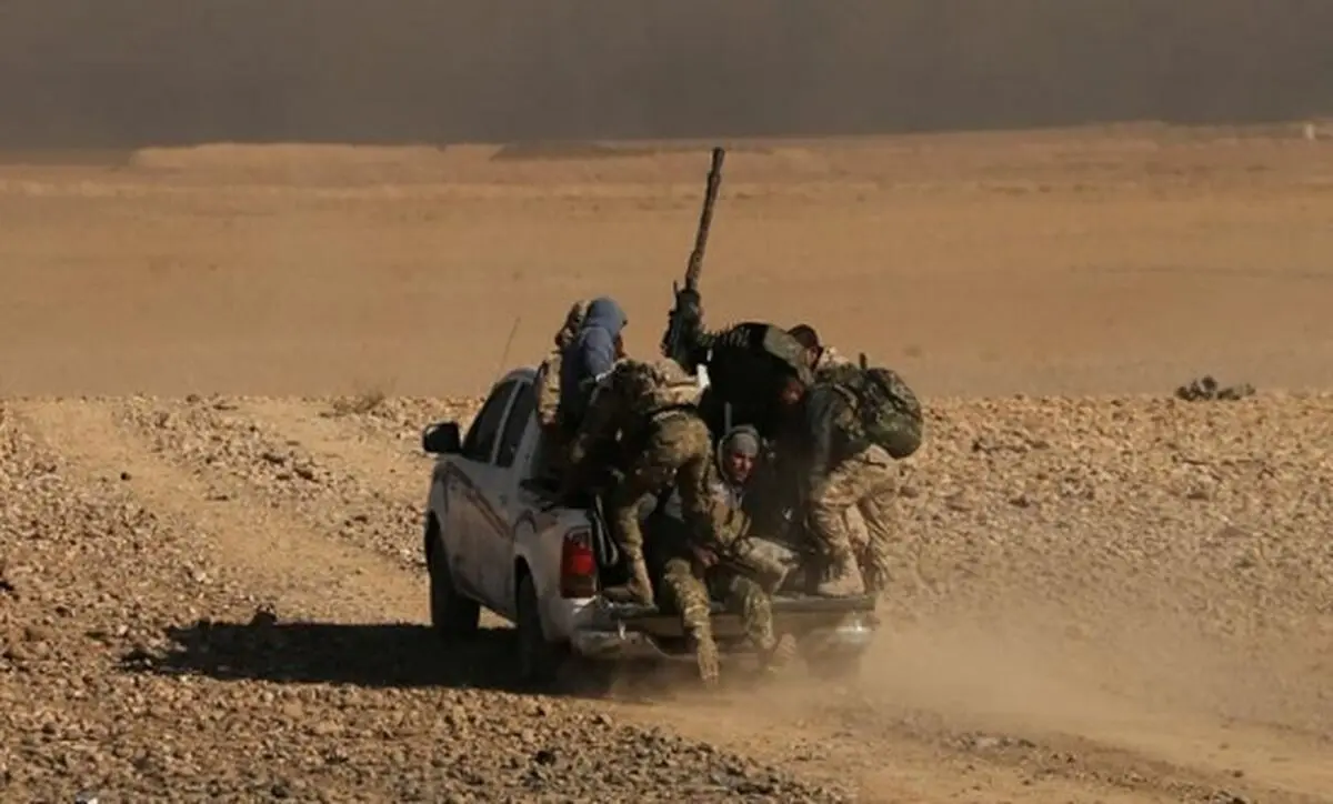 Iraqi forces to deploy new tactics in Mosul, civilians flee city