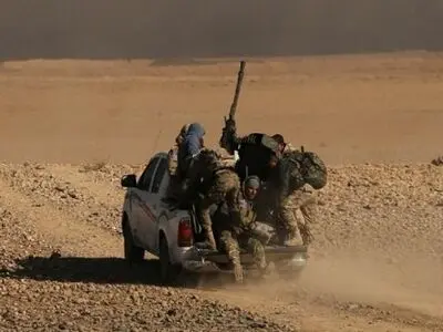Iraqi forces to deploy new tactics in Mosul, civilians flee city