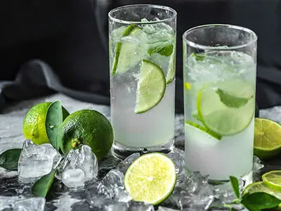 طرز تهیه لیموناد برای خنک ماندن در روز‌های داغ 