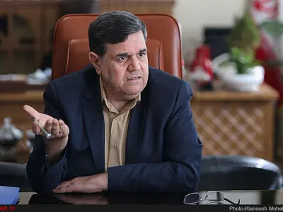 جذب نیروی انسانی در کشور بر مبنای تبارگرایی است/ برخی از نخبگان می‌ترسند