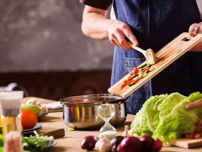 چه غذاهایی در جنگ ماندگاری بیشتر دارند؟