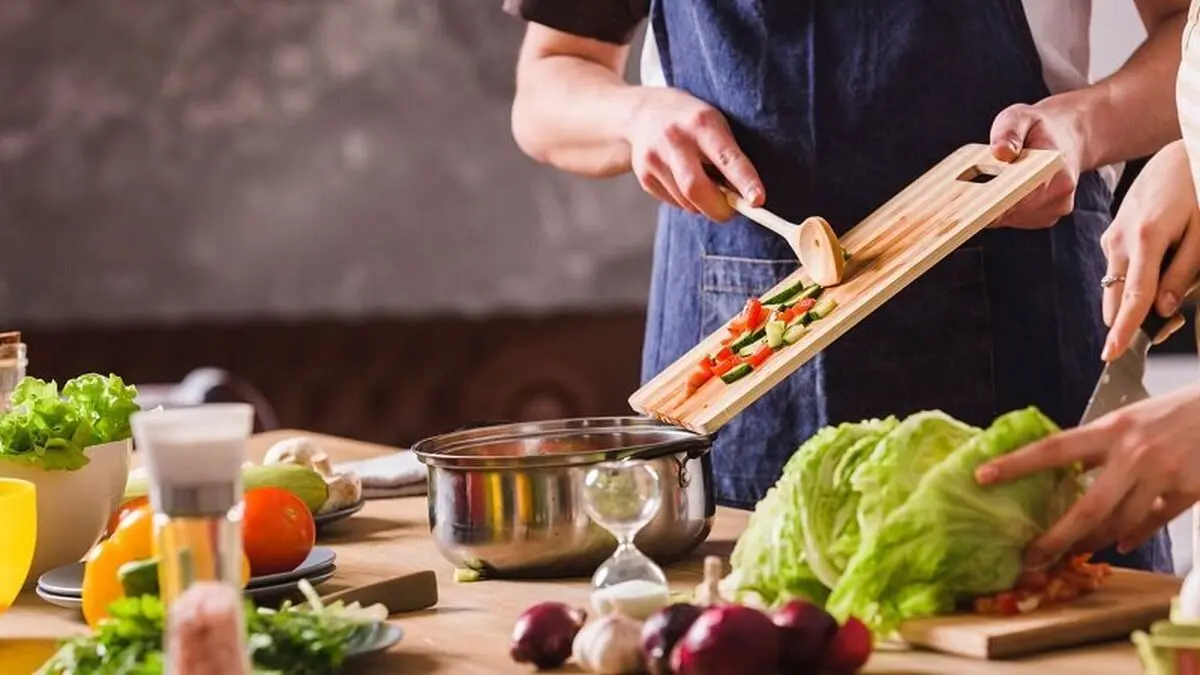 چه غذاهایی در جنگ ماندگاری بیشتر دارند؟