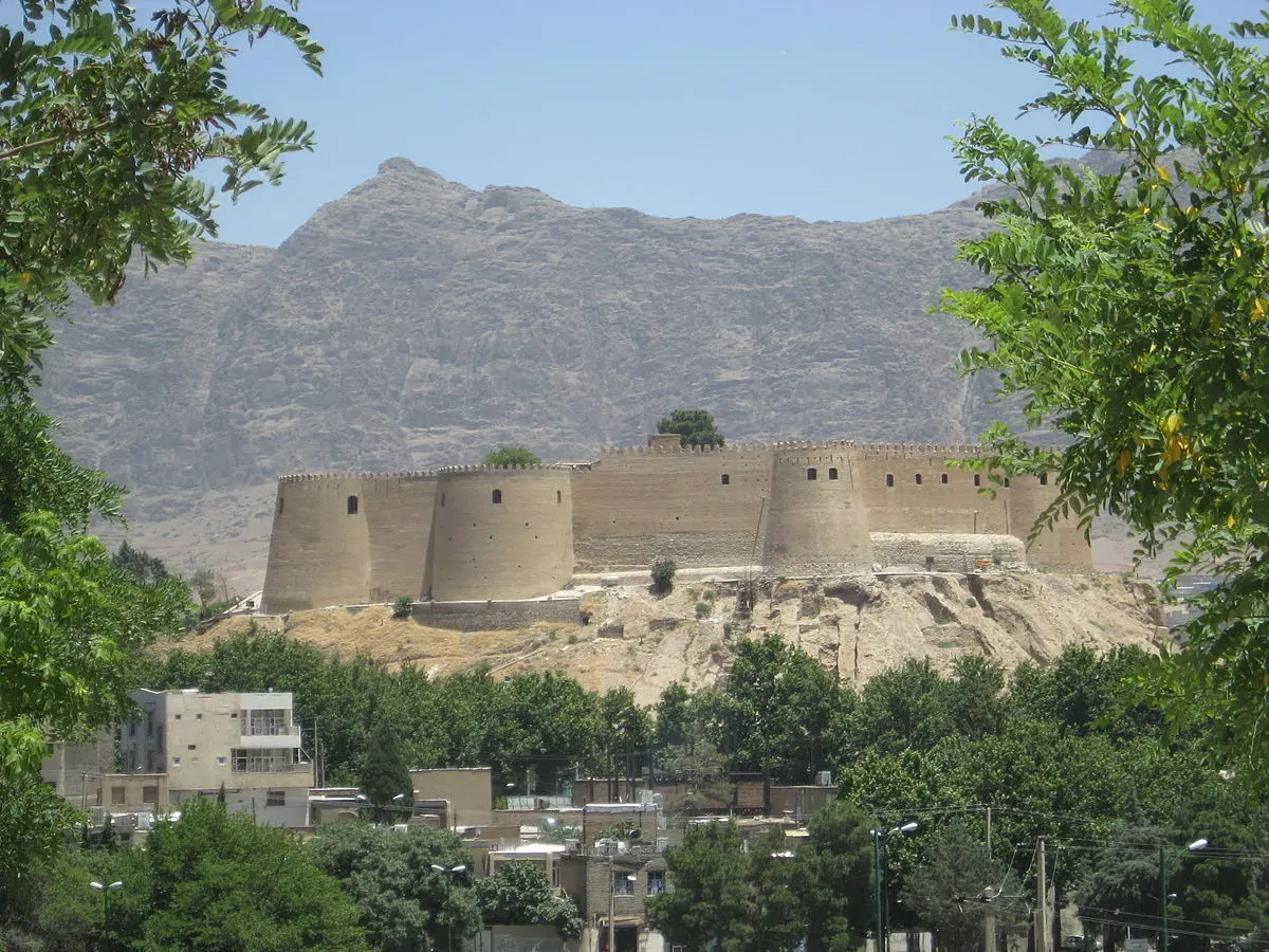 سبقت سلیقه سیاسی بر بومی‌گرایی در نامگذاری معابر لرستان/ دلزدگی شهروندان از شهر؛ نتیجه عدم مشارکت شهروندان در تصمیمات / افزایش المان‌های چینی در خرم آباد