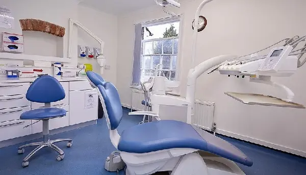 تعطیلی دو واحد غیرمجاز دندانپزشکی در سبزوار
