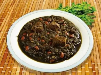رازهای سیاه شدن قورمه سبزی