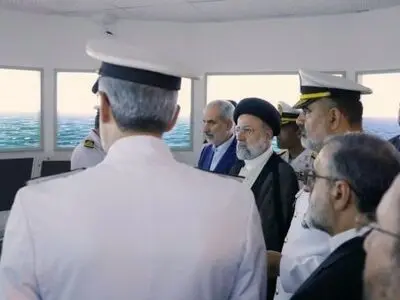 Raisi visits simulator system of ship command bridge at Imam Khomeini (RA) University of Maritime Sciences 