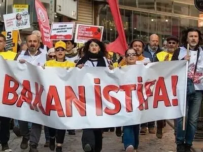 اعتراض کادر درمان ترکیه به سودمحوری در درمان/ پیام دولت: اگر پول ندارید می‌توانید بمیرید!