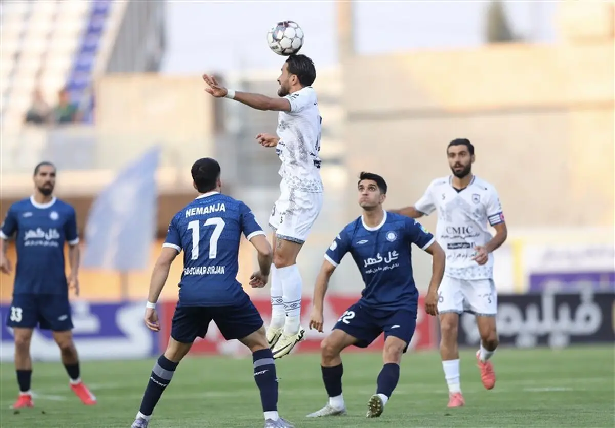 گل گهر 2-0 چادرملو؛ شاگردان تارتار به صدر رسیدند