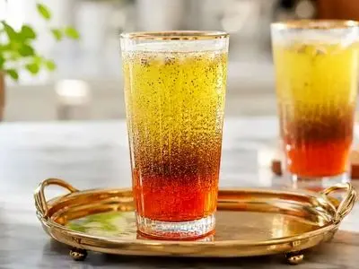 چگونه شربت خاکشیر دو رنگ درست کنیم؟ ؛ طرز تهیه شربت خاکشیر با آبلیمو و زعفران و آلبالو