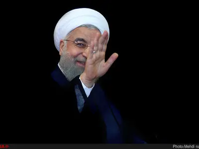 بهره برداری از خط آهن تهران – همدان به طول ۲۷۶ کیلومتر و با اعتبار ۹۷۰۰ میلیارد ریال