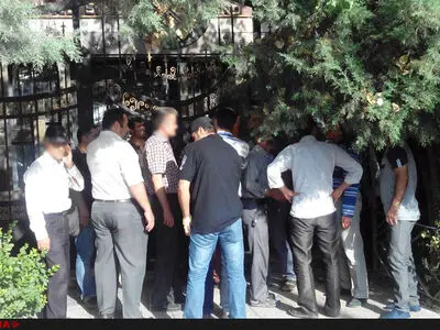 تجمع کارگران تعدیلی «فولاد سازان فرآیند» برای معوقات مزدی