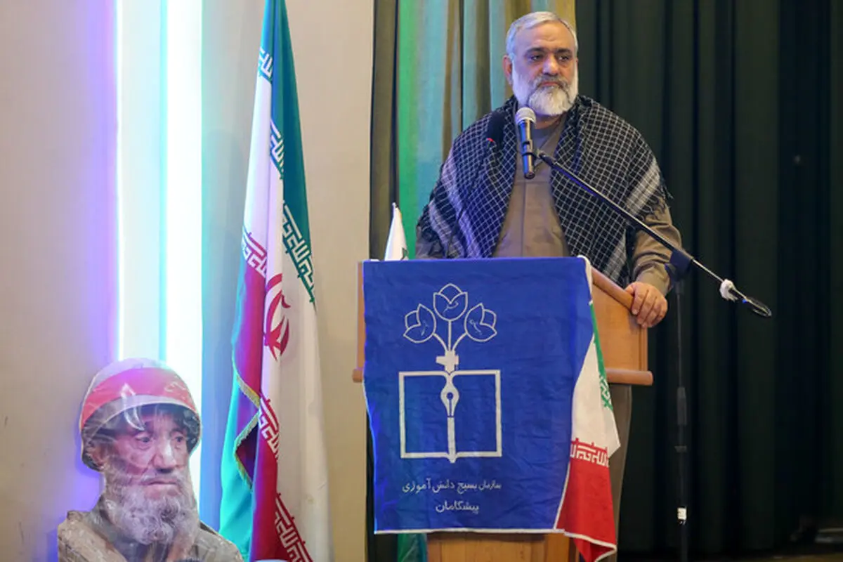  دانش‌آموزان باید در عرصه علمی و فناوری خط‌شکن باشند