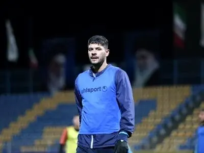 درگیری خرید جدید گل گهر با مدافع و دروازه بان تراکتور