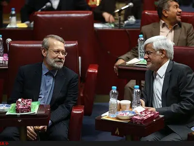 گزارش لاریجانی درمورد مسائل مختلف داخلی و خارجی در دیدار با رهبری/ غیبت عارف و حاجی‌بابایی در نشست رییس مجلس و نمایندگان