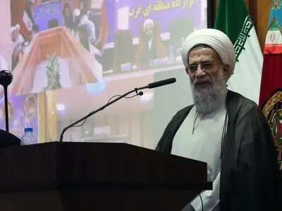 به گفته آیت الله جوادی آملی، امام خمینی شهر سیاست و رهبر انقلاب در ورود آن است