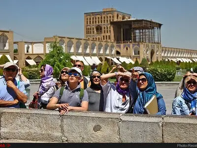ورود گردشگر به کشور در ۴ ماه ۳۸ درصد رشد داشته/تعدیل ۴۰ درصدی نیروی انسانی در آژانس‌ها قابل قبول نیست