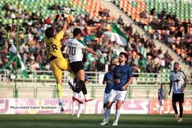 تساوی تیم فوتبال ذوب آهن اصفهان مقابل ملوان انزلی