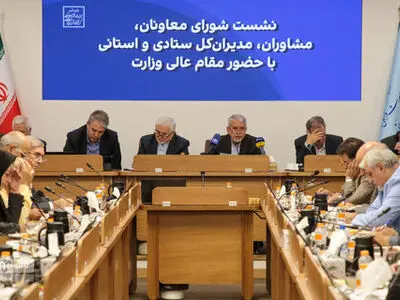 توسعه گردشگری و صنایع‌دستی، محورهای اصلی ارزآوری و پویایی اقتصاد کشور هستند