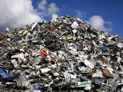 نبرد نابرابر با کوه زباله؛ داستان طرحی اجتماعی که «مافیا» اجازه گسترش آن را نمی‌دهد