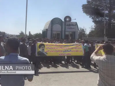 اعتراض کارگران لاستیک پارس به شرایط شغلی/ از دیروز عصر در کارخانه را قفل زده‌اند!