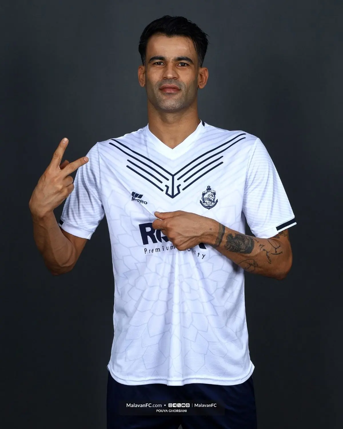  آل‌کثیر با لباس ملوان برابر پرسپولیس