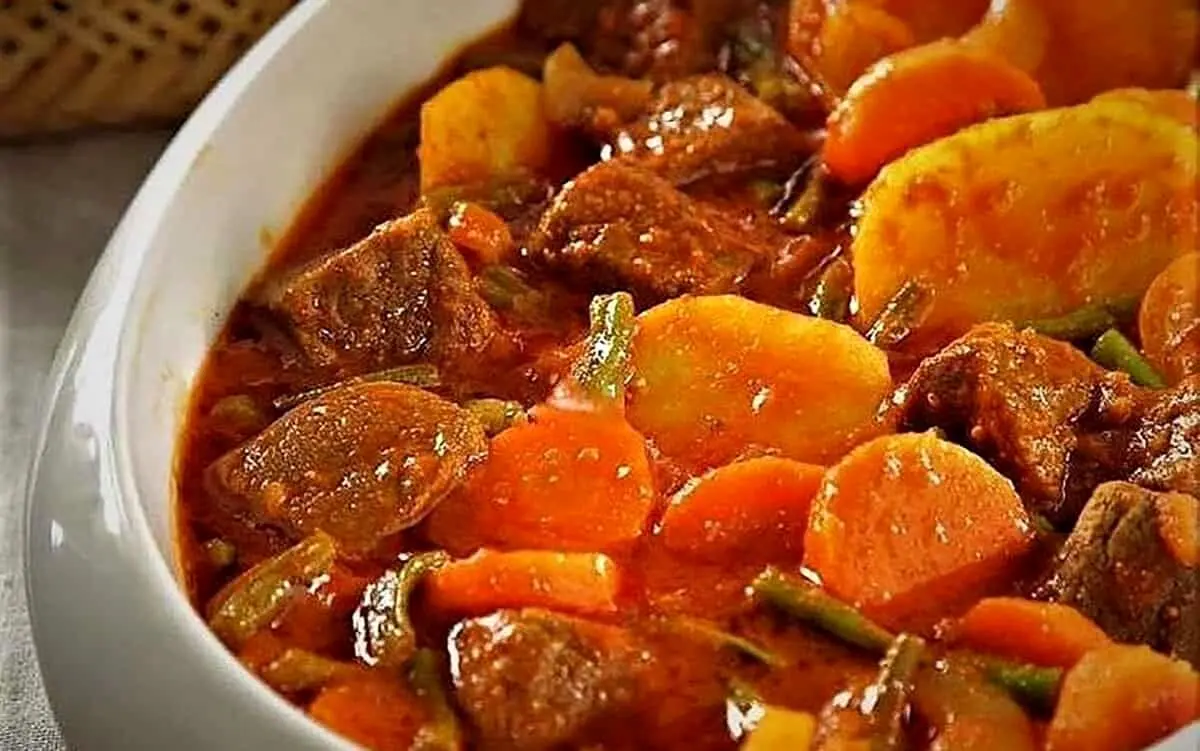 طرز تهیه خوراک لوبیا سبز مجلسی با طعمی بی‌نظیر