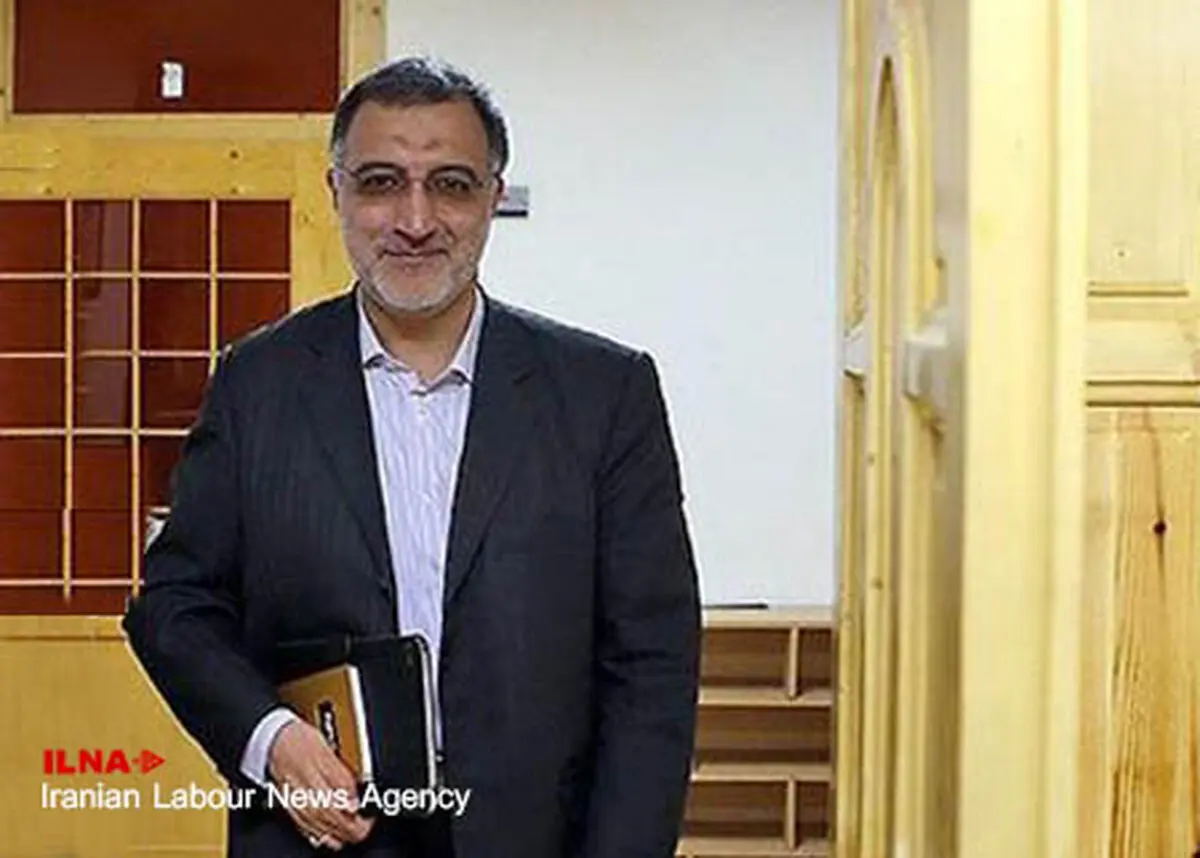 نزدیکان احمدی‌نژاد را اصولگرا نمی‌دانم