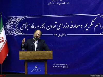 مجموع بدهی دولت به تامین اجتماعی 150 هزار میلیارد تومان است/ امکان پرداخت پول نقد برای تعبیه بدهی‌ها وجود ندارد/خرید و فروش‌های وزارتخانه را به اطلاع مردم می‌رسانیم