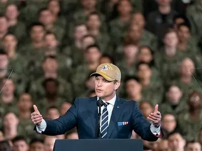 وزیر جنگ آمریکا تصویری از دوران جوانی‌اش در عراق منتشر کرد