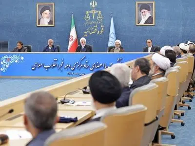 به سهم خود برای پذیرش نقد‌ها و گلایه‌ها آغوش باز دارم 