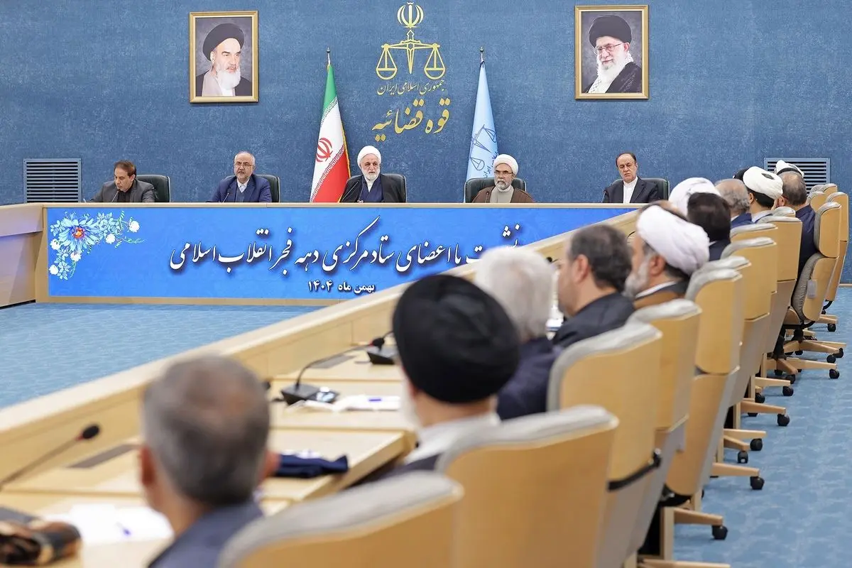 به سهم خود برای پذیرش نقد‌ها و گلایه‌ها آغوش باز دارم 