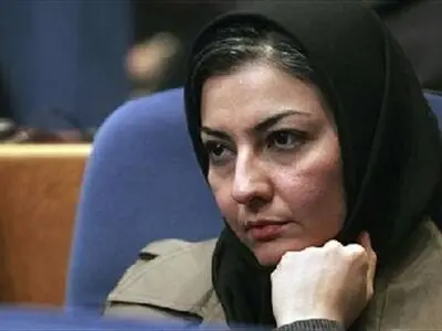 تیپ متفاوت آناهیتا همتی به همراه دوستانش در کافه گالری ایرانشهر/عکس