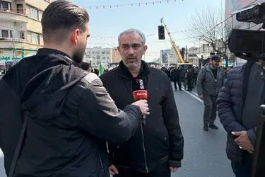 حضور وزیر اقتصاد در مراسم تشییع شهیدان لاریجانی، سلیمانی و شهدای ناو دنا