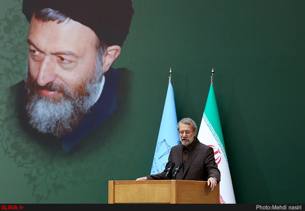 آقای اژه‌ای حرف‌هایی را که سرمایه‌گذاران را از کشور فراری می‌هد، بیان نکنیم